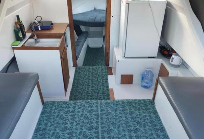 Nice Boat To Sleep In Barcelona Sant Adrià de Besòs Extérieur photo